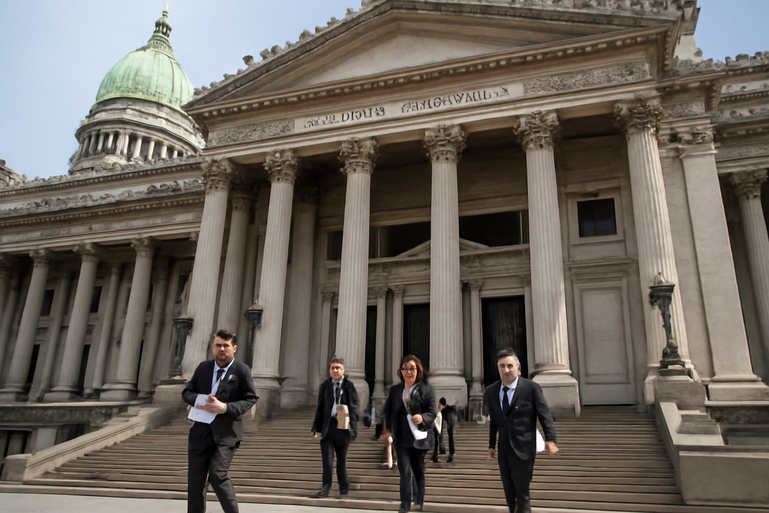 Milei envió al Congreso un proyecto para eliminar las PASO