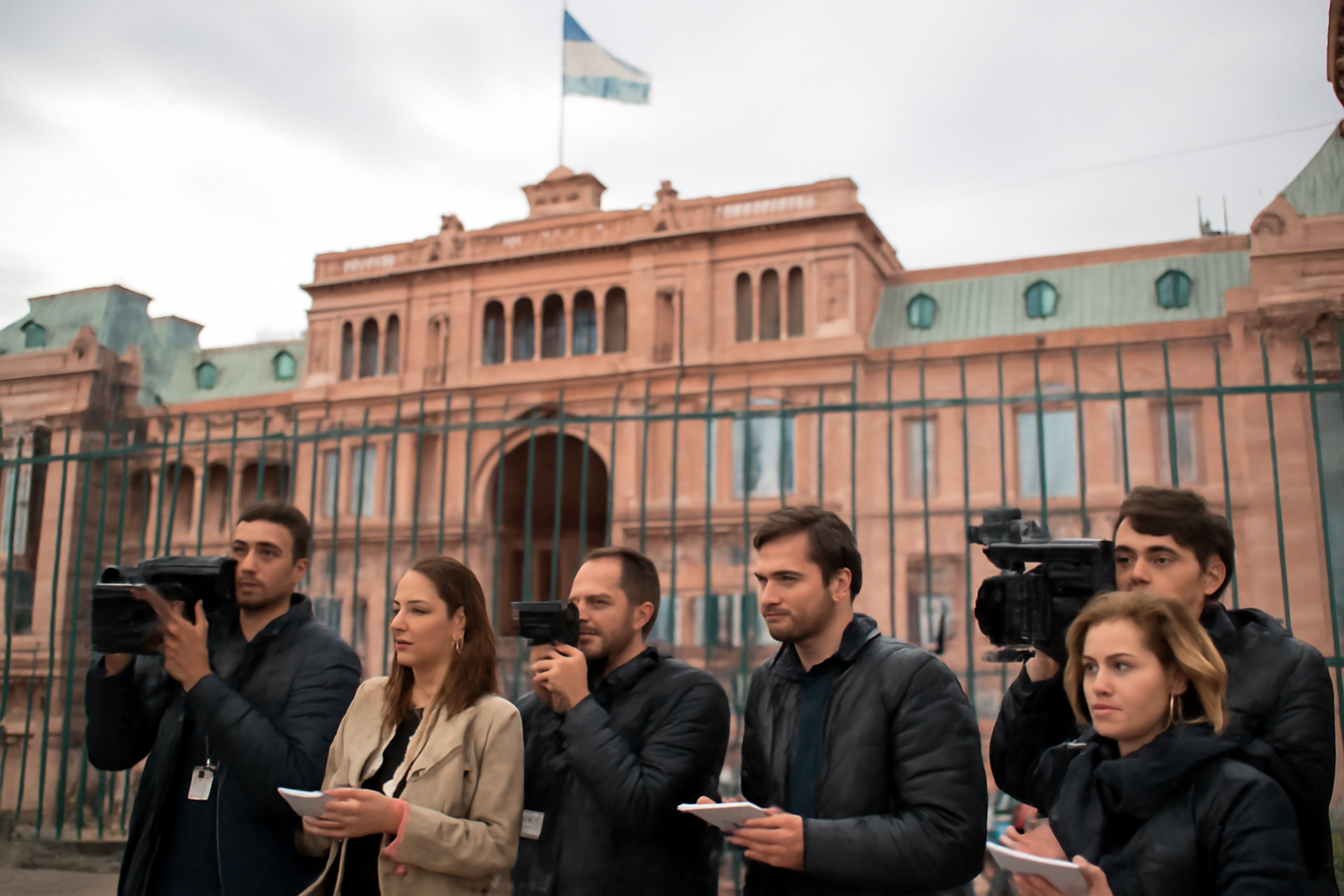 Milei restringe el acceso de periodistas acreditados a la Casa Rosada, según MUNDIARIO