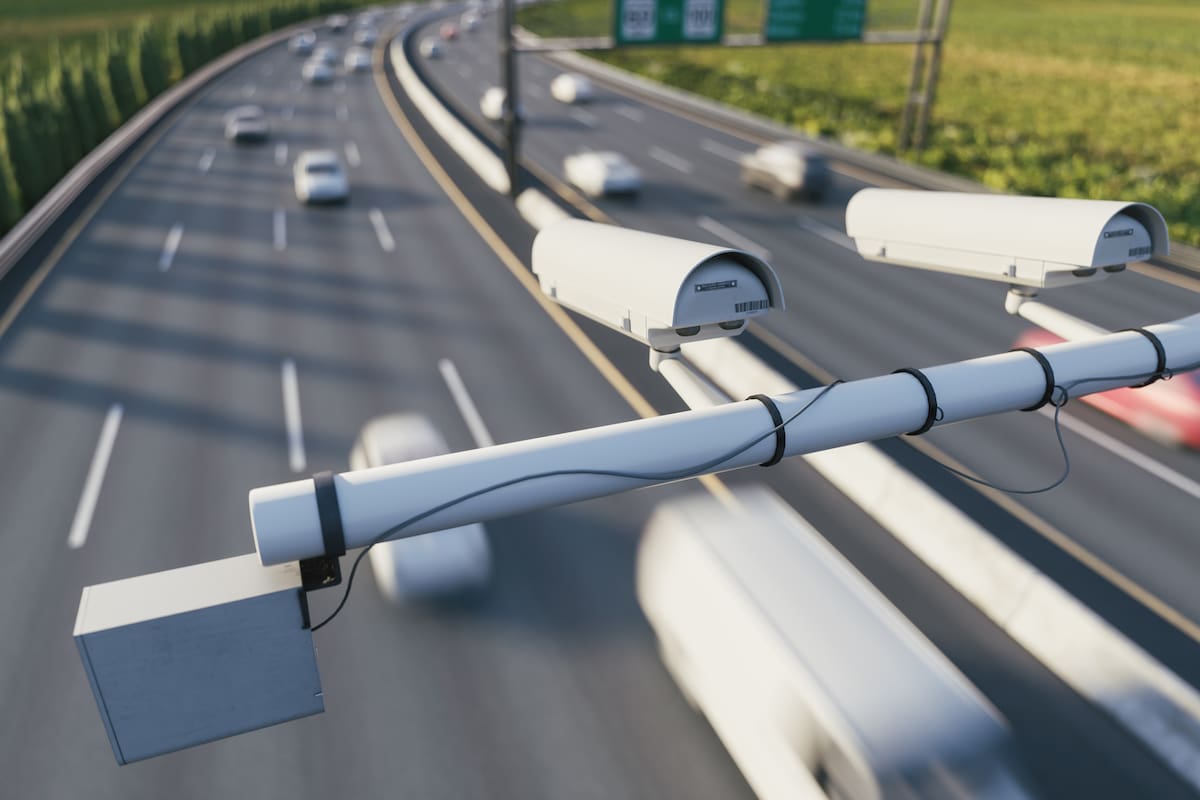 Analizan radares punto a punto que calculan velocidad promedio entre A y B
