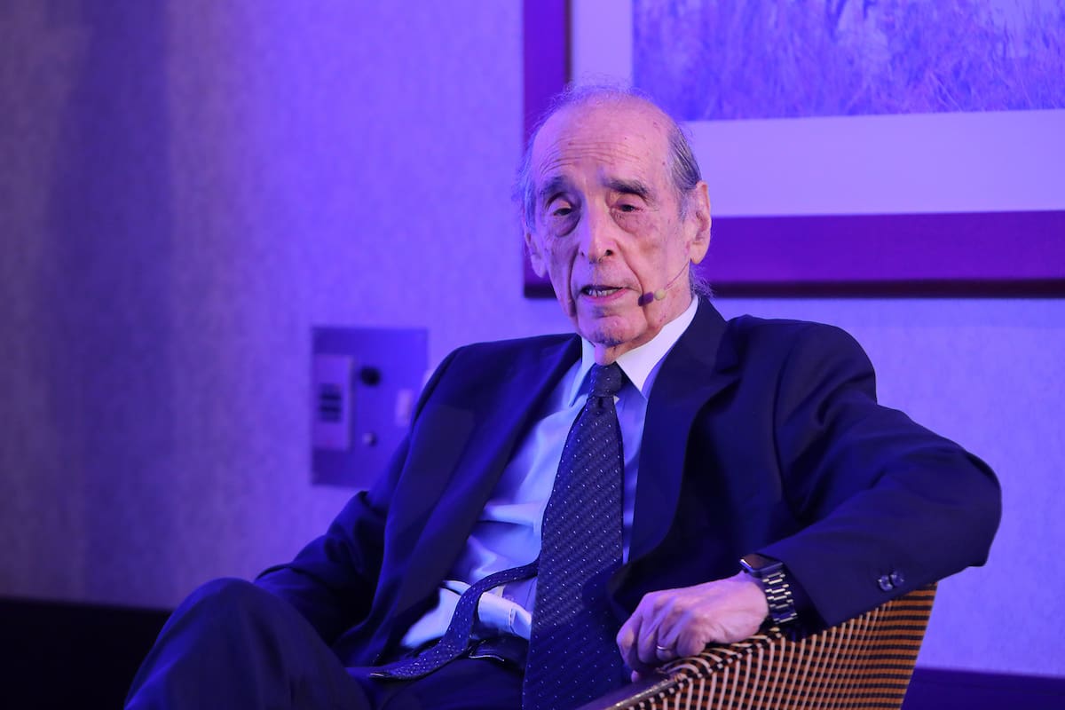 Arriazu proyecta superávit comercial de US$20.000 M y crecimiento del 3,5%