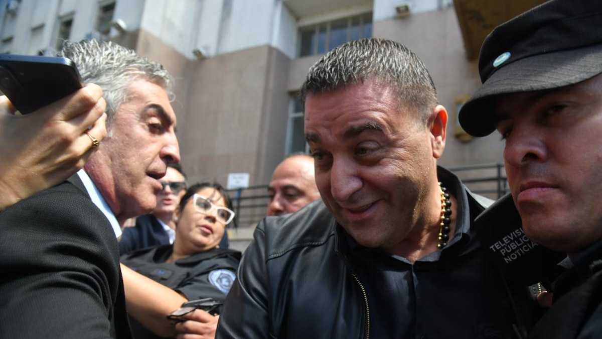 Camioneta vinculada a Pantano estuvo frente a Comodoro Py durante la indagatoria de Toviggino