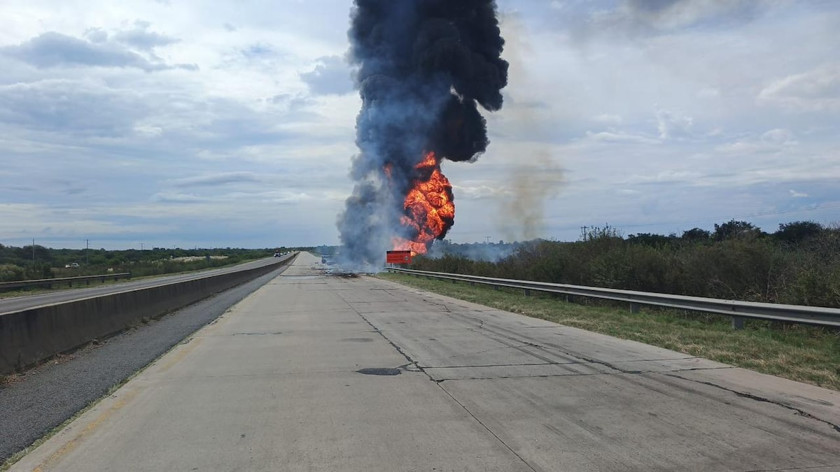 Choque frontal de dos tanques en la ruta 14: un muerto y operativo en Gualeguaychú