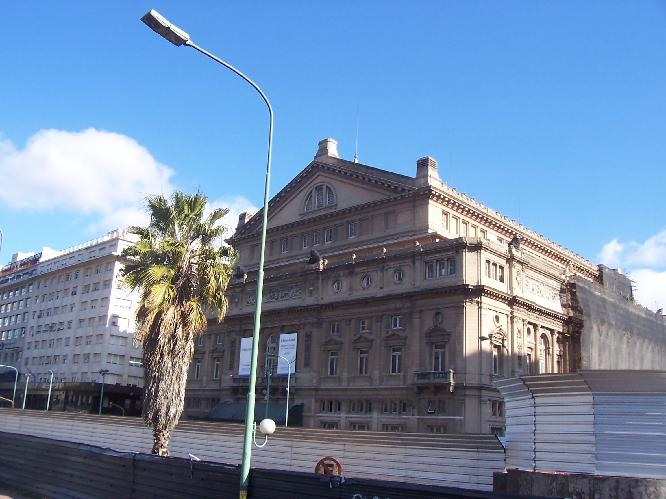 This is a photo of an Argentine monument identified by the ID