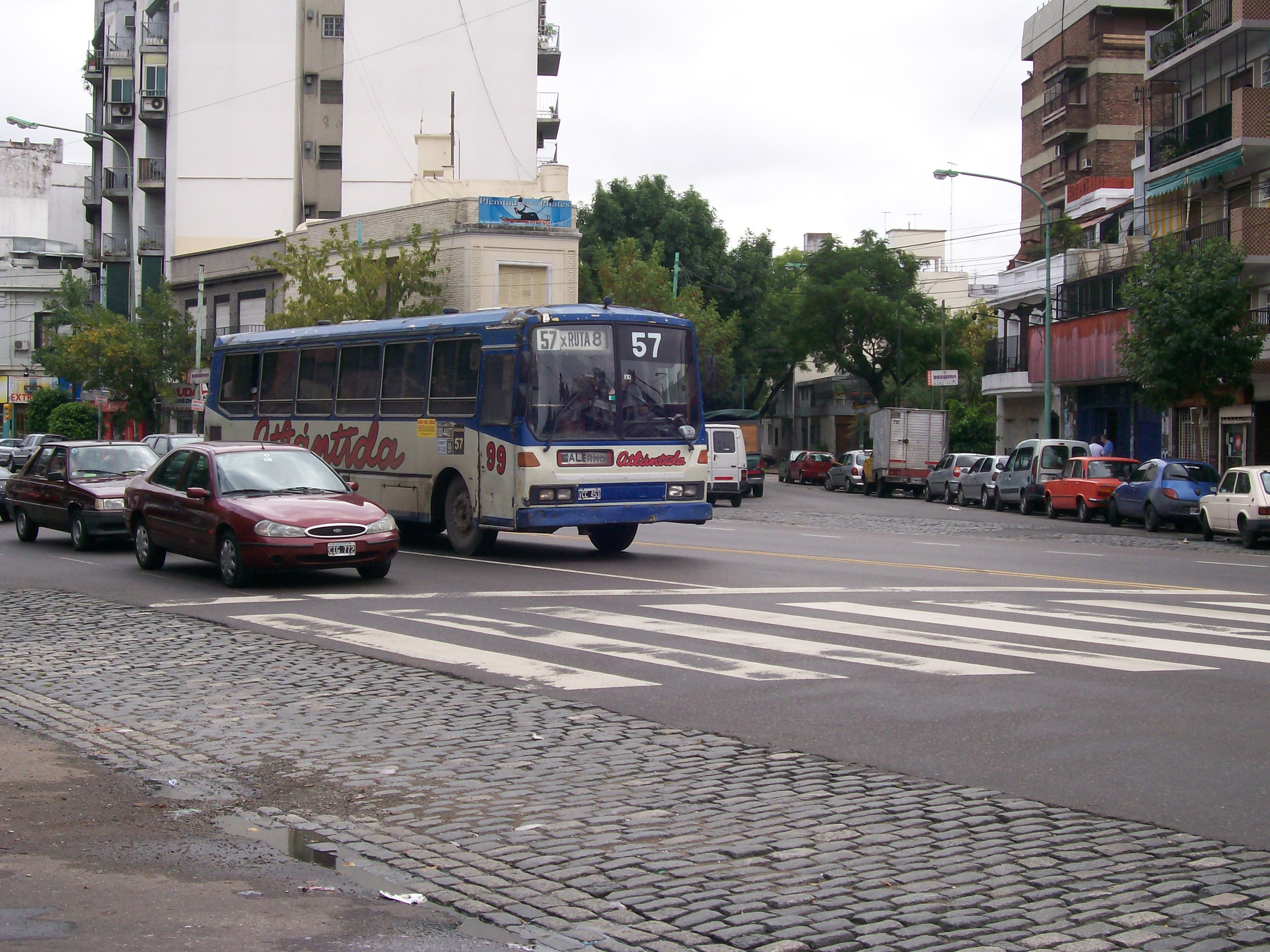 El Detalle bus (reg. VCC 453, #99) in Buenos Aires, Argentina. Colectivo, line 57, Transportes Atlántida S.A.C. operator.