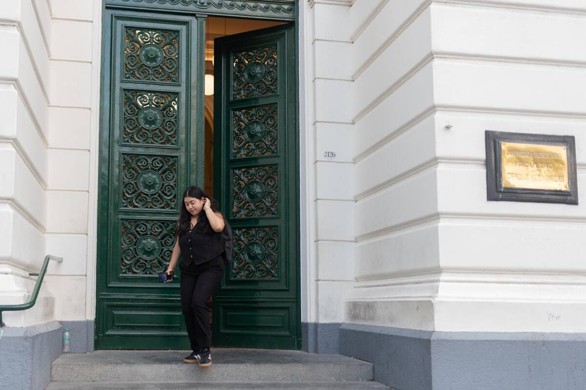 Conadu anuncia cuarta semana de paro y el Gobierno lo califica de "paro turístico"
