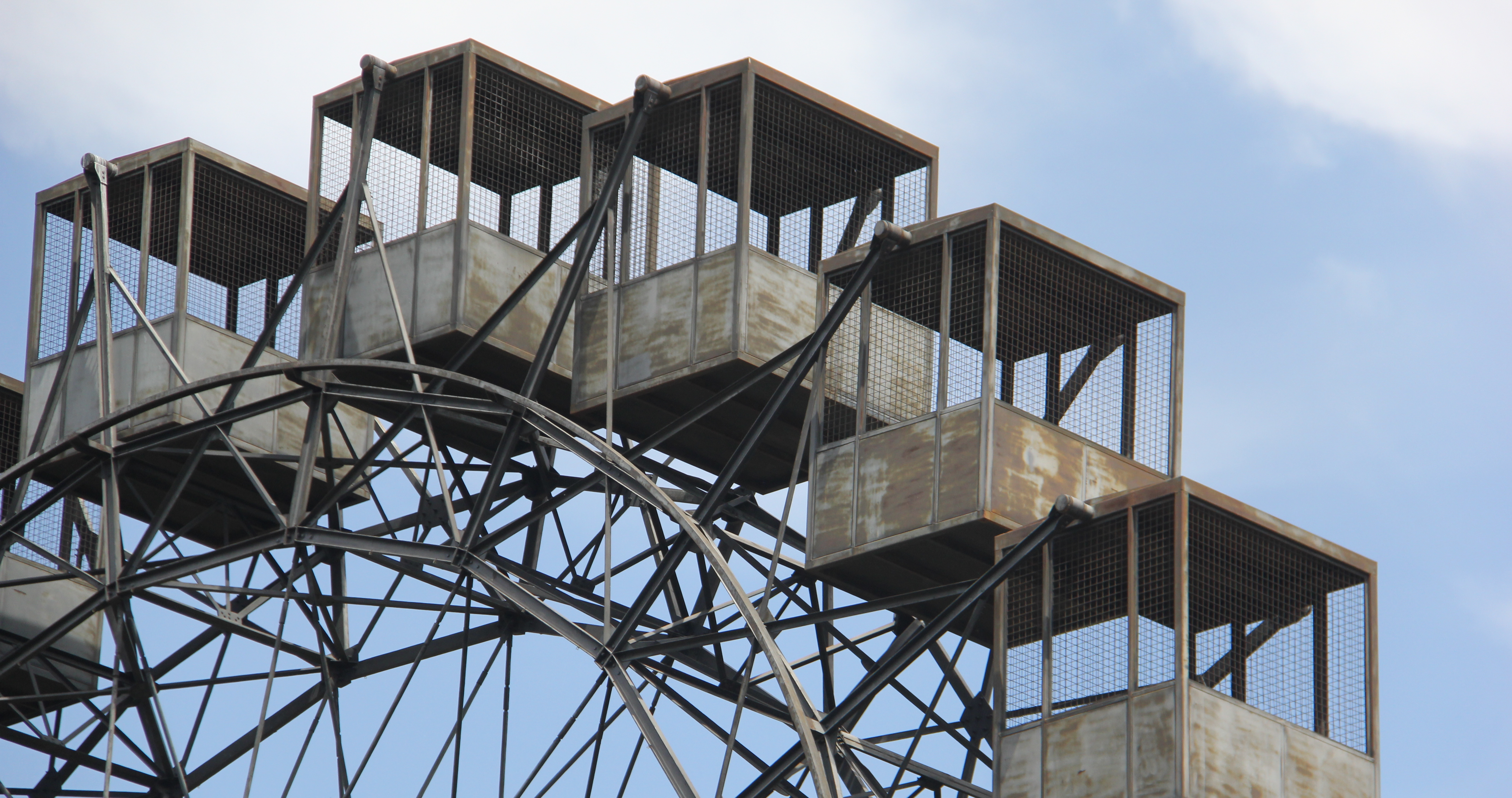 Detail of the Rueda Eiffel, or Around the World Tour of Córdoba, made exclusively of wrought iron.