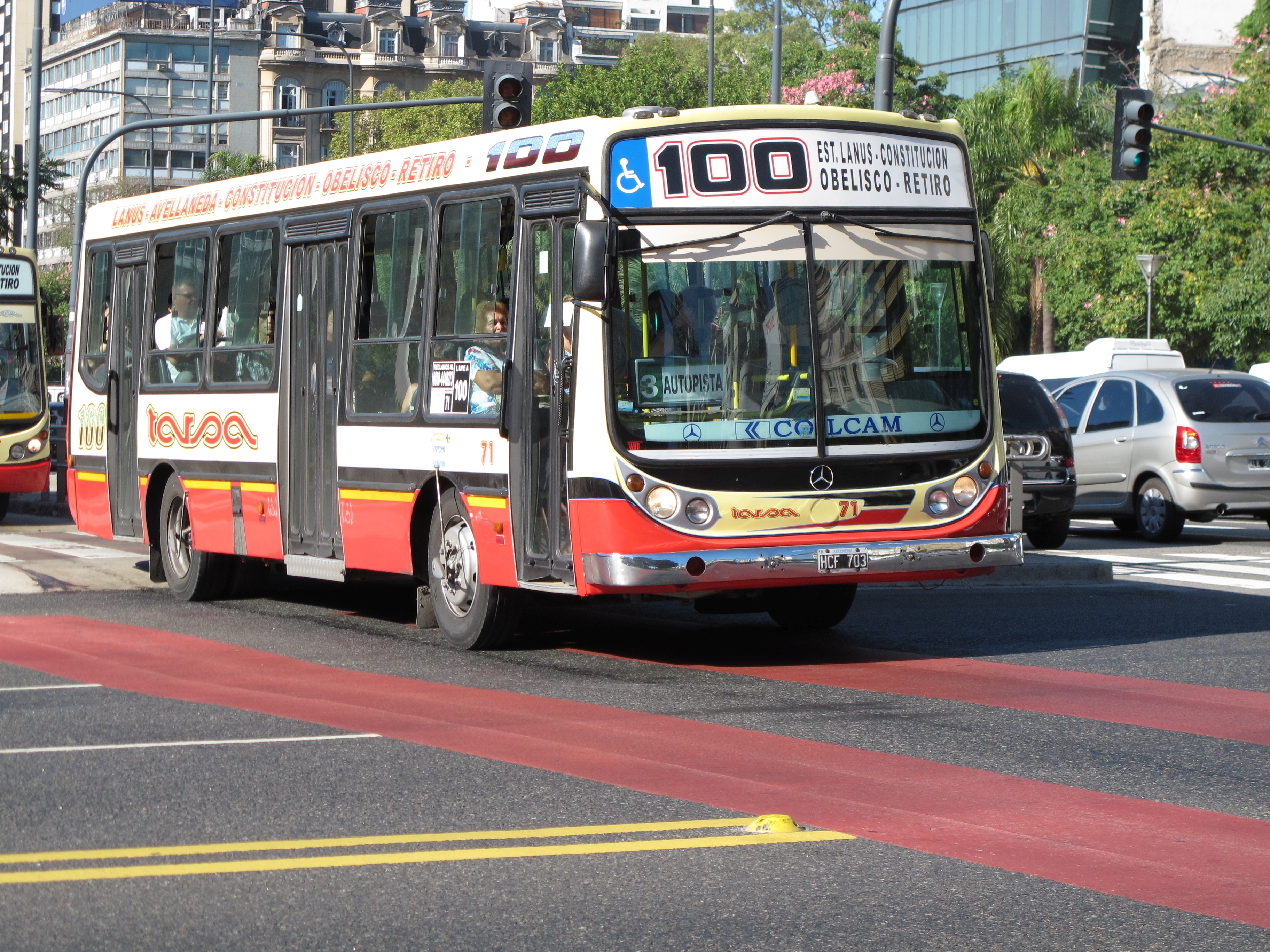 Buenos Aires - Mercedes-Benz bus #71 on line No. 100 (Av 9 de Julio)