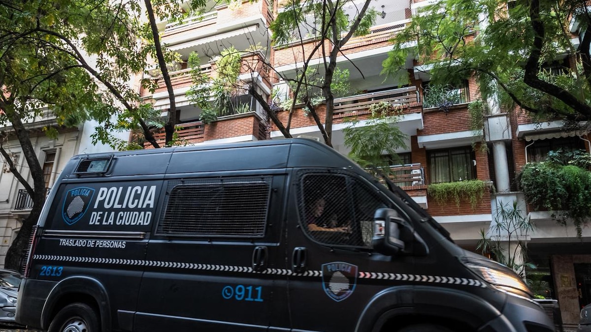 Dos acreedoras figuran en la hipoteca del departamento de Adorni