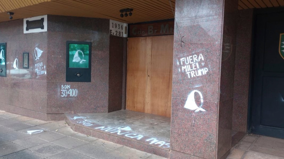 El Ejército denunció pintadas por los desaparecidos en la XII Brigada de Posadas