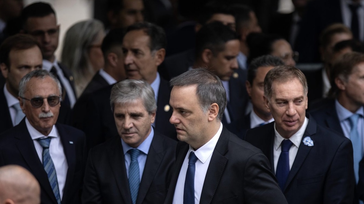 El Gobierno convoca al gabinete el lunes y busca mostrar respaldo a Manuel Adorni