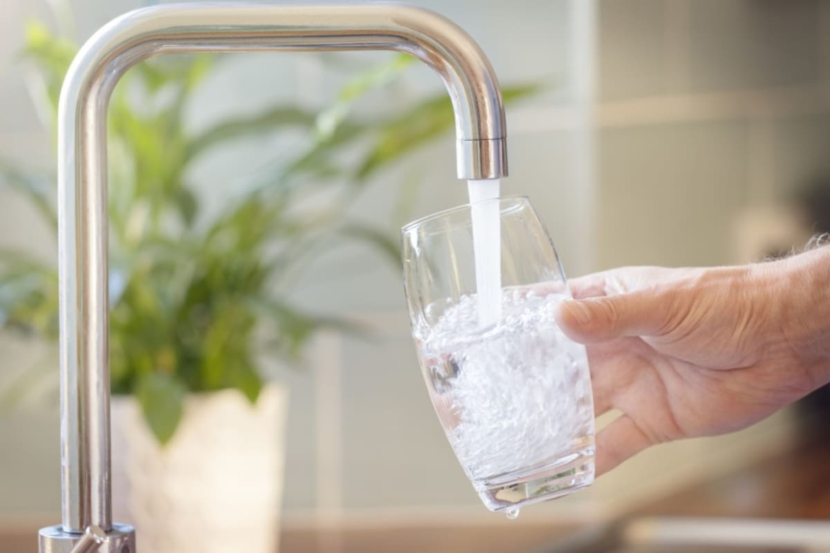 El Gobierno frena a 3% mensual los aumentos del agua desde mayo