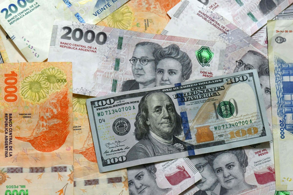 En mayo no crecieron los ahorros en pesos ni en dólares