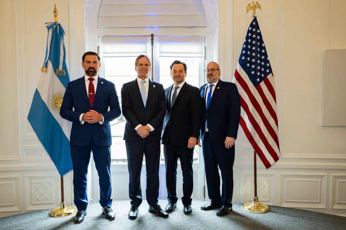 Funcionarios de EEUU elogiaron a Milei en un acto en la embajada argentina en Washington