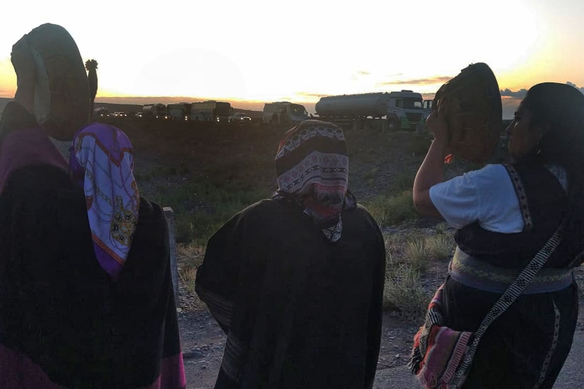 Imputaron a doce integrantes de Campo Maripe por bloquear una cantera en Vaca Muerta