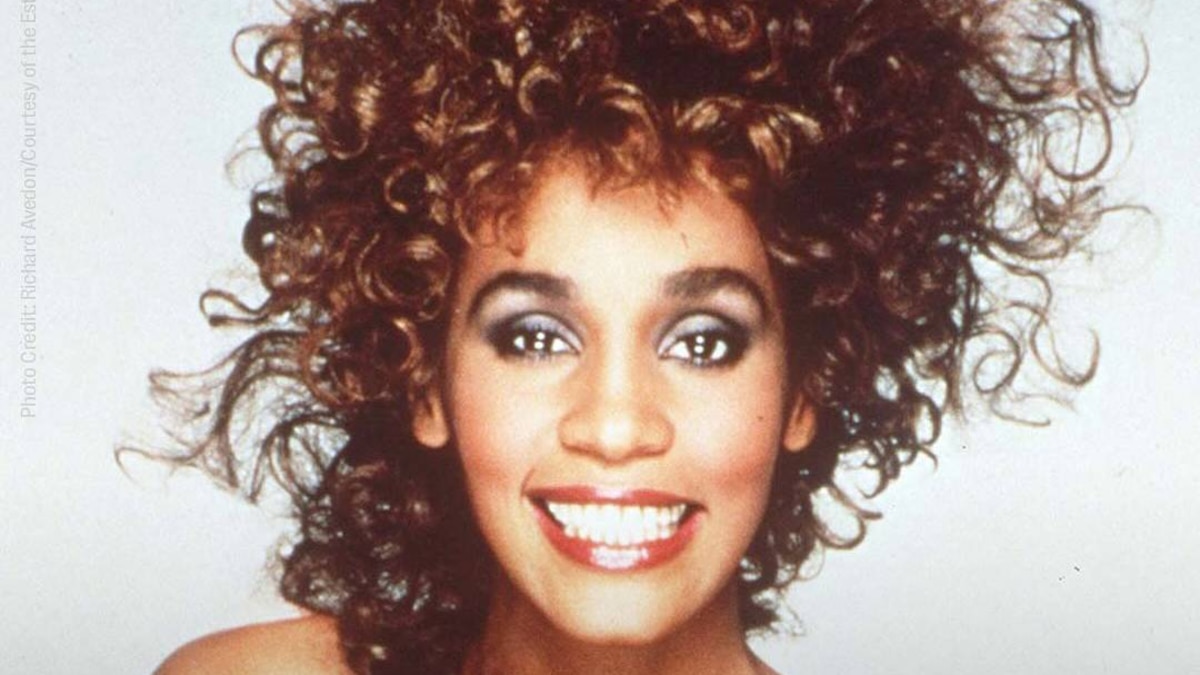 La herencia maldita de Whitney Houston: de la ruina a la reconstrucción con IA