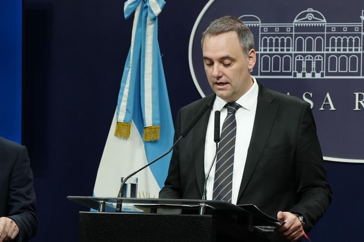 La justicia detecta movimientos en criptomonedas vinculados a Manuel Adorni