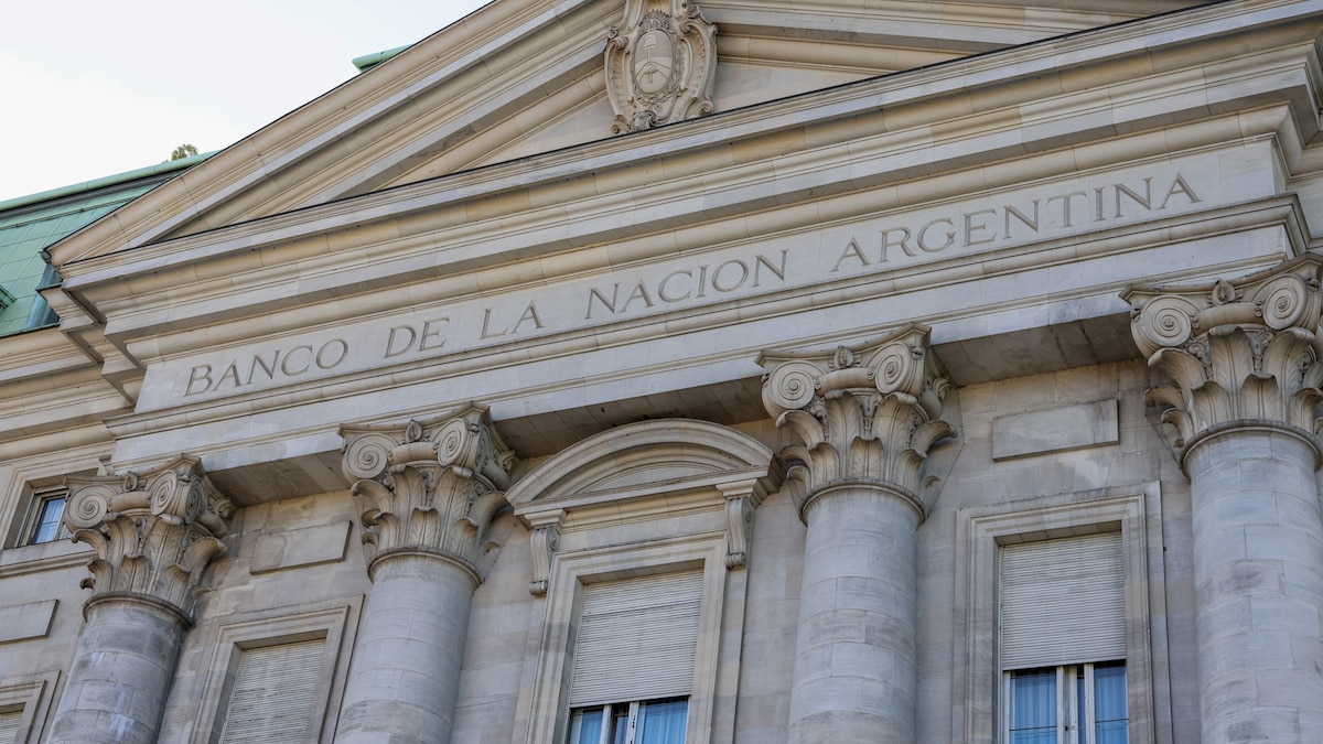 Piden investigar créditos hipotecarios del Banco Nación a funcionarios de Milei