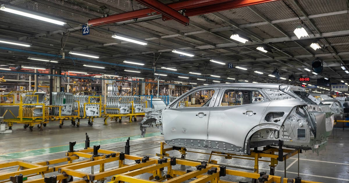 Producción de autos: cayó 21,5% en mayo y la industria pierde ritmo