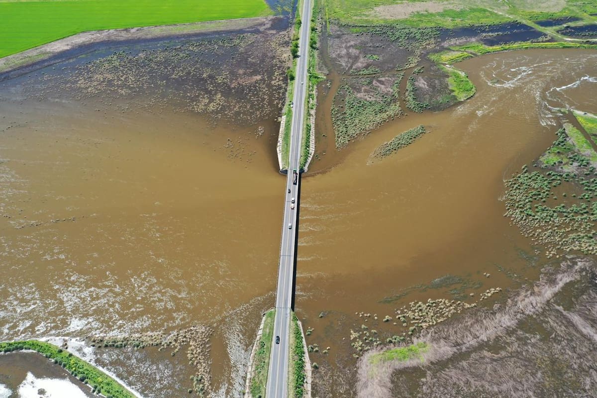 Productores alertan que el puente de la RN205 actúa como un "tapón" y piden obra aliviadora urgente