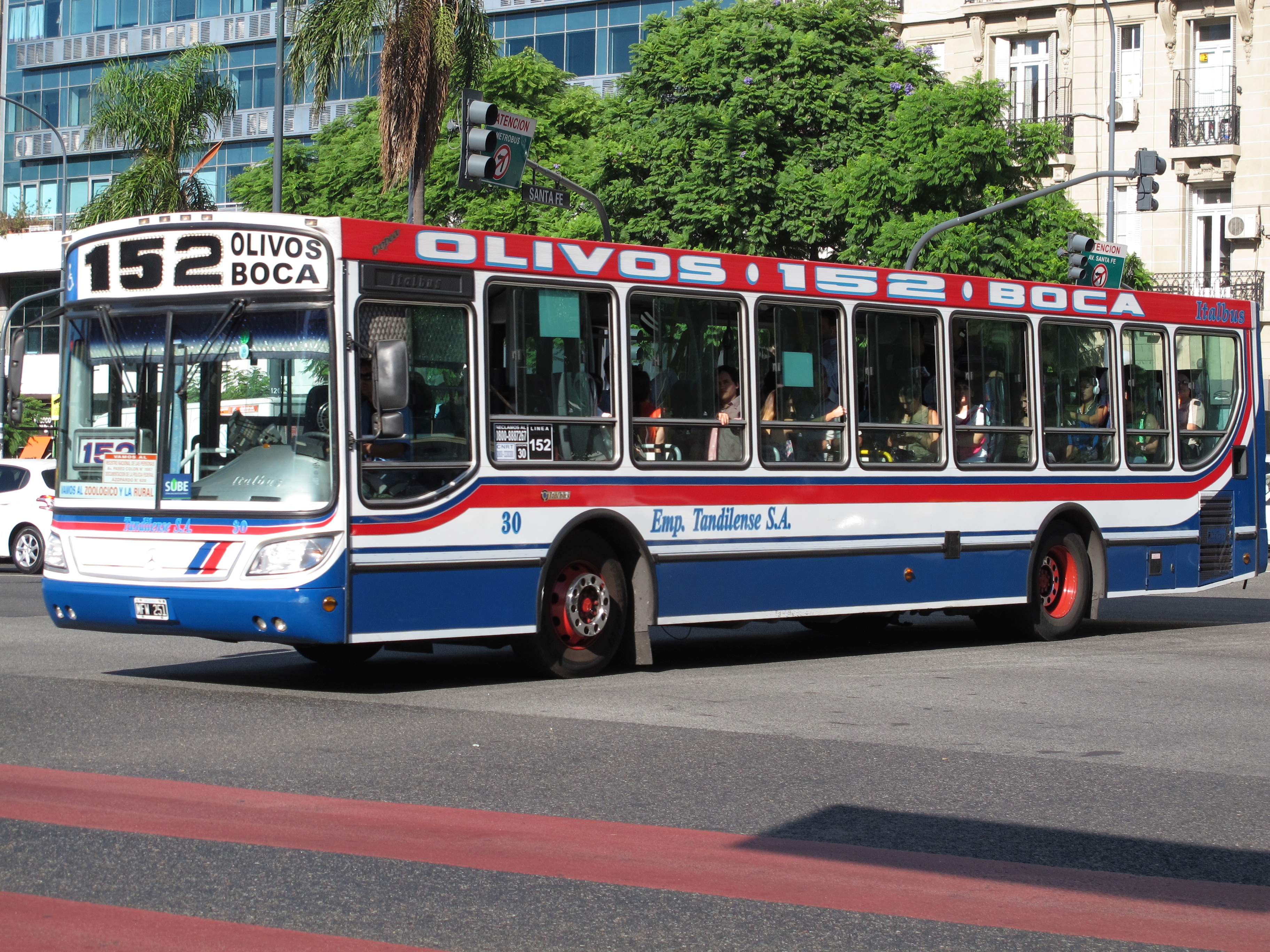 Buenos Aires - Italbus Mercedes-Benz bus #30 on line No. 152 (Av Santa Fe)