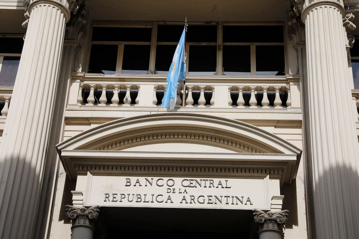 Reservas BCRA cerca de US$46.000 pero las netas vuelven a negativo