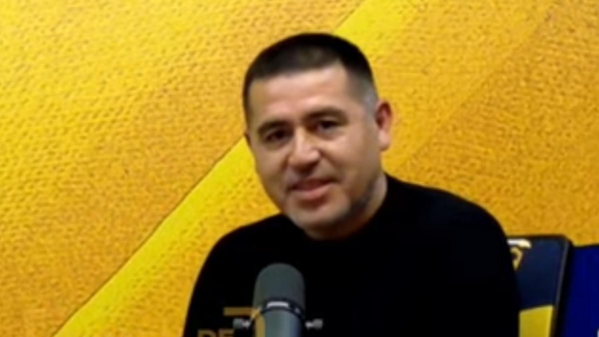 Riquelme presenta proyecto para ampliar la Bombonera y dice tener aval de Ferrosur