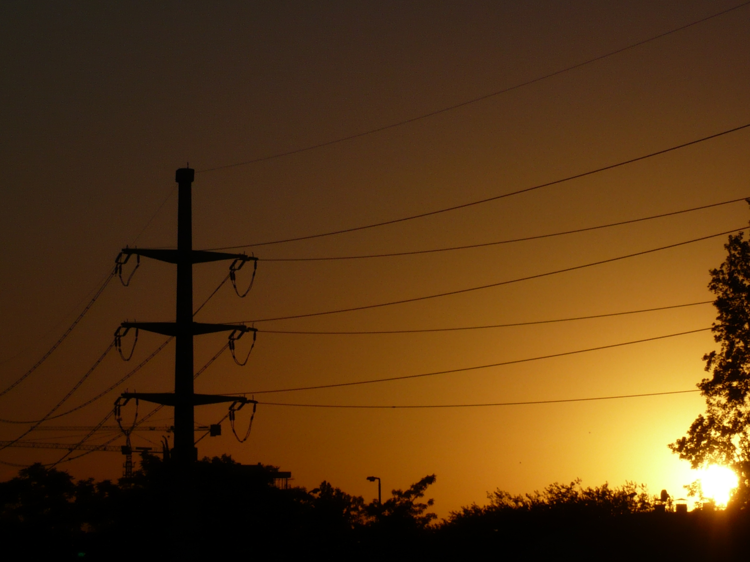 Amanecer entre el limite de Godoy Cruz y Ciudad