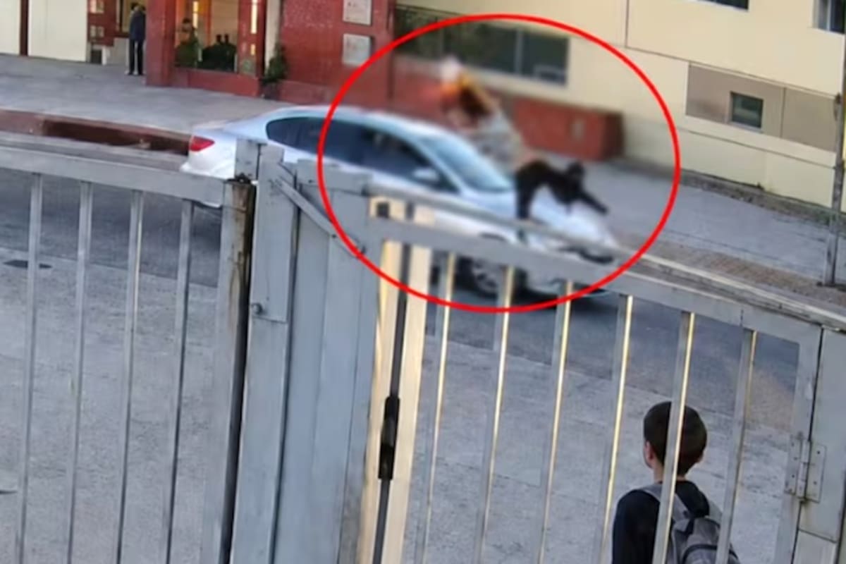 Una niña de 12 años fue atropellada al salir de la escuela en Córdoba; está en estado crítico