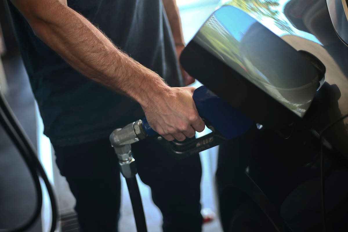 YPF sostiene los precios de la nafta por 45 días: qué significa para tu bolsillo