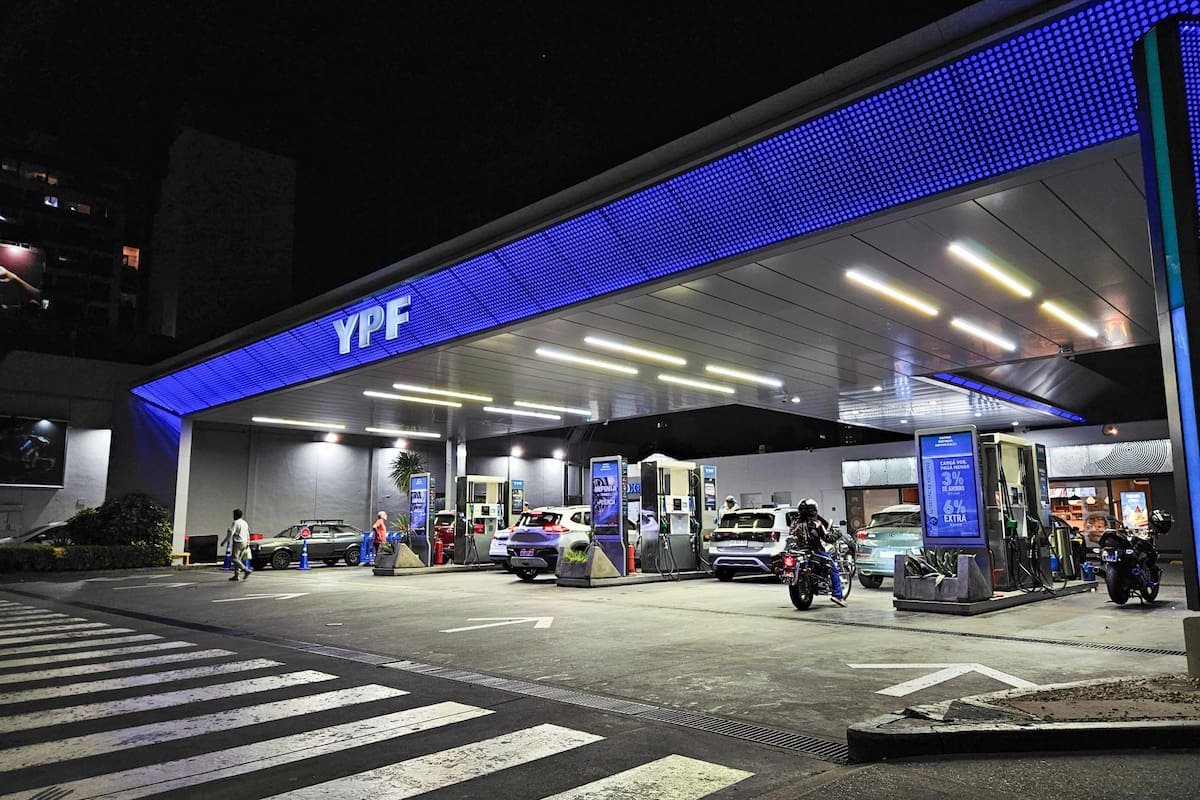 YPF sube 1% los combustibles y extiende alivio por 45 días